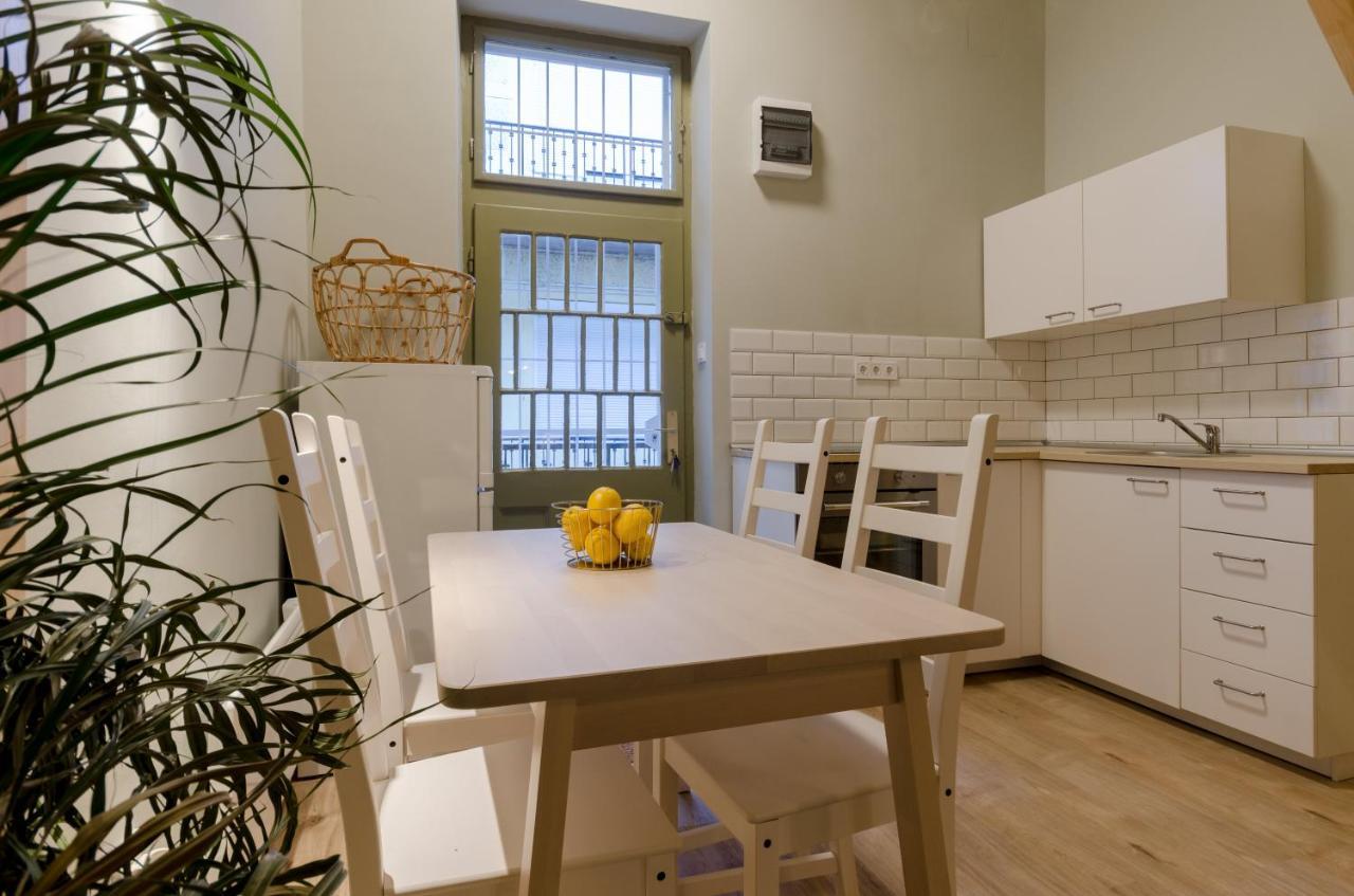 Cosy Studio In Party District Ak20S Budapest Bagian luar foto